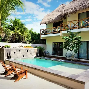 4* Hotel Boutique La Puerta Azul Beachfront - Adults Only